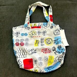 HOST PICK ❤️ Marni tote bag